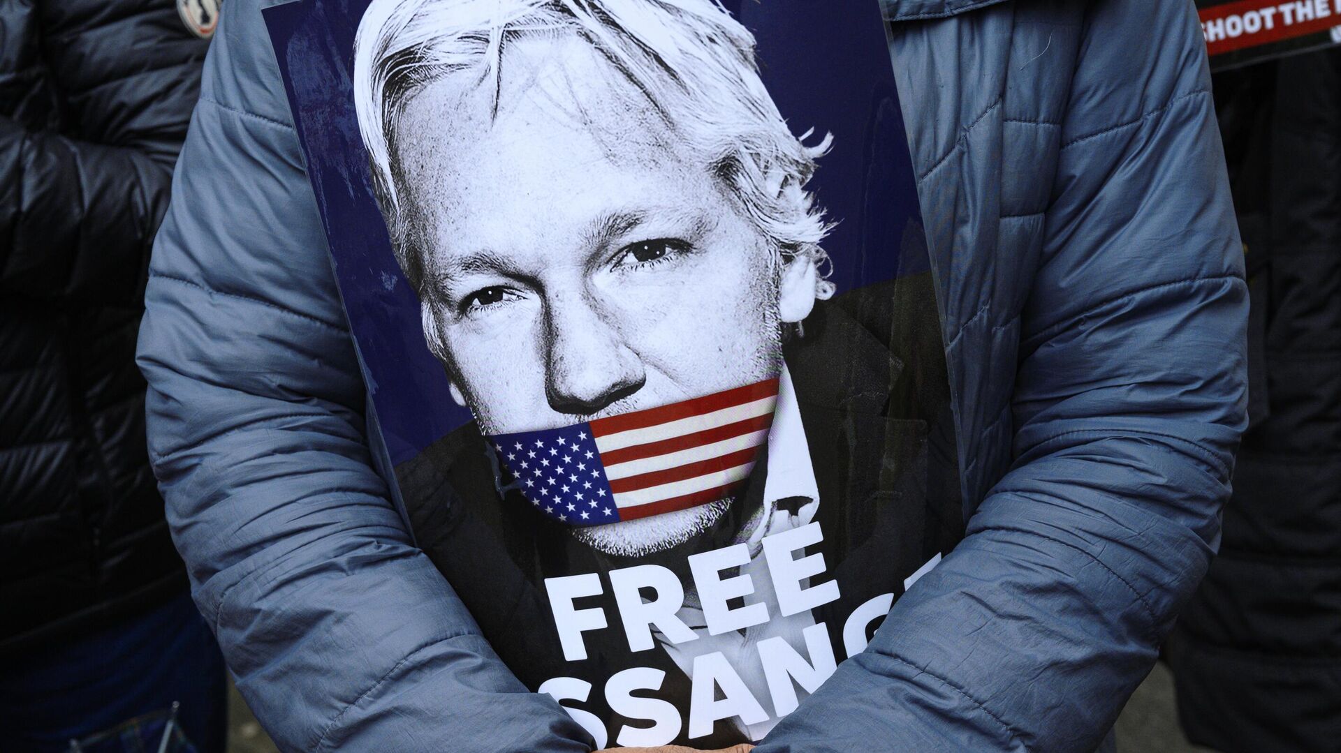 Брат Ассанжа рассказал о состоянии здоровья основателя WikiLeaks