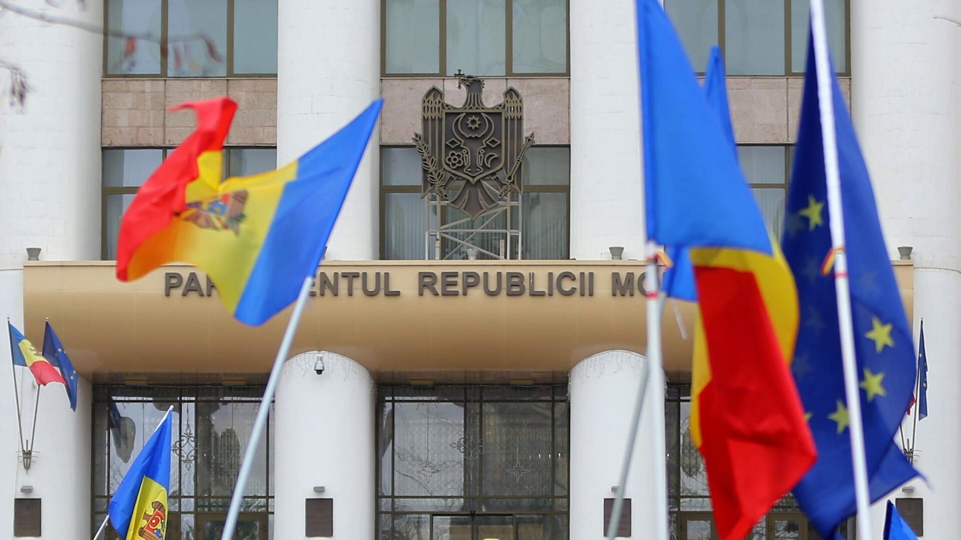 Молдавия теряет налогоплательщиков и бизнес, заявила оппозиция