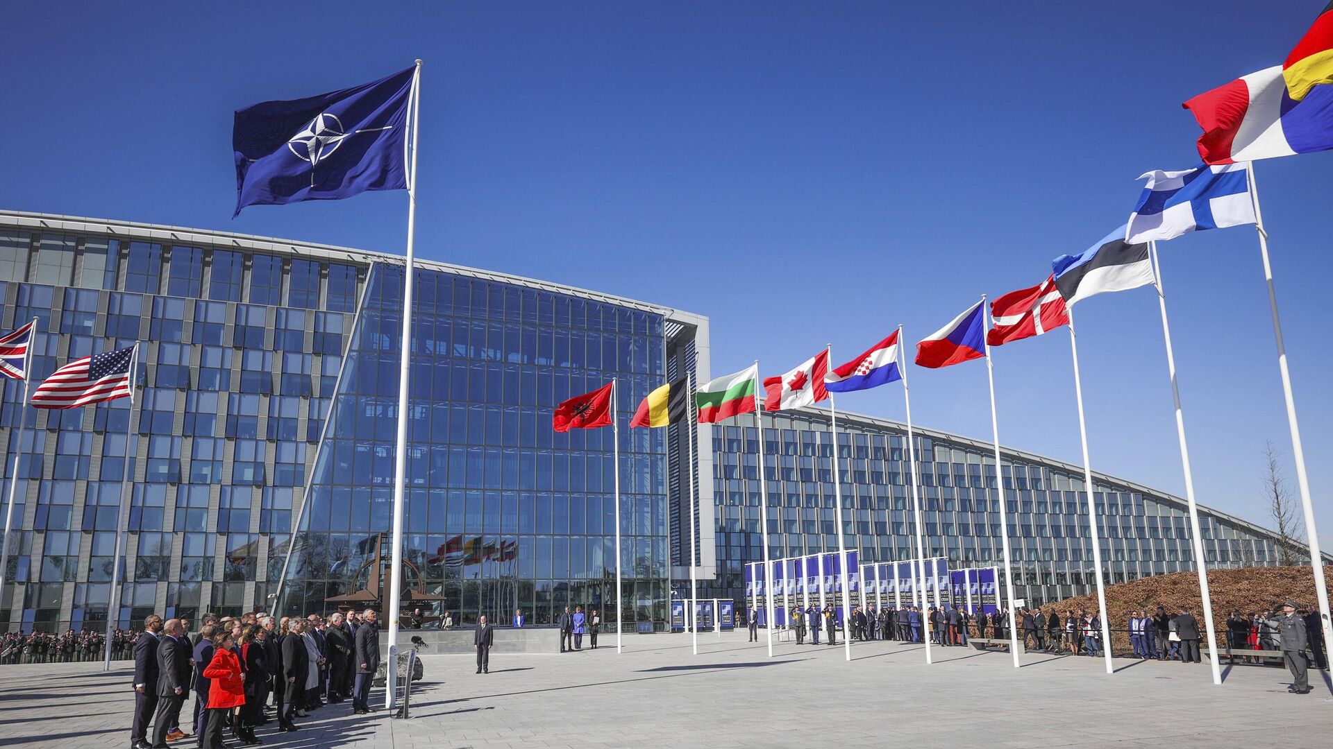 СМИ: в НАТО пугают Европу 