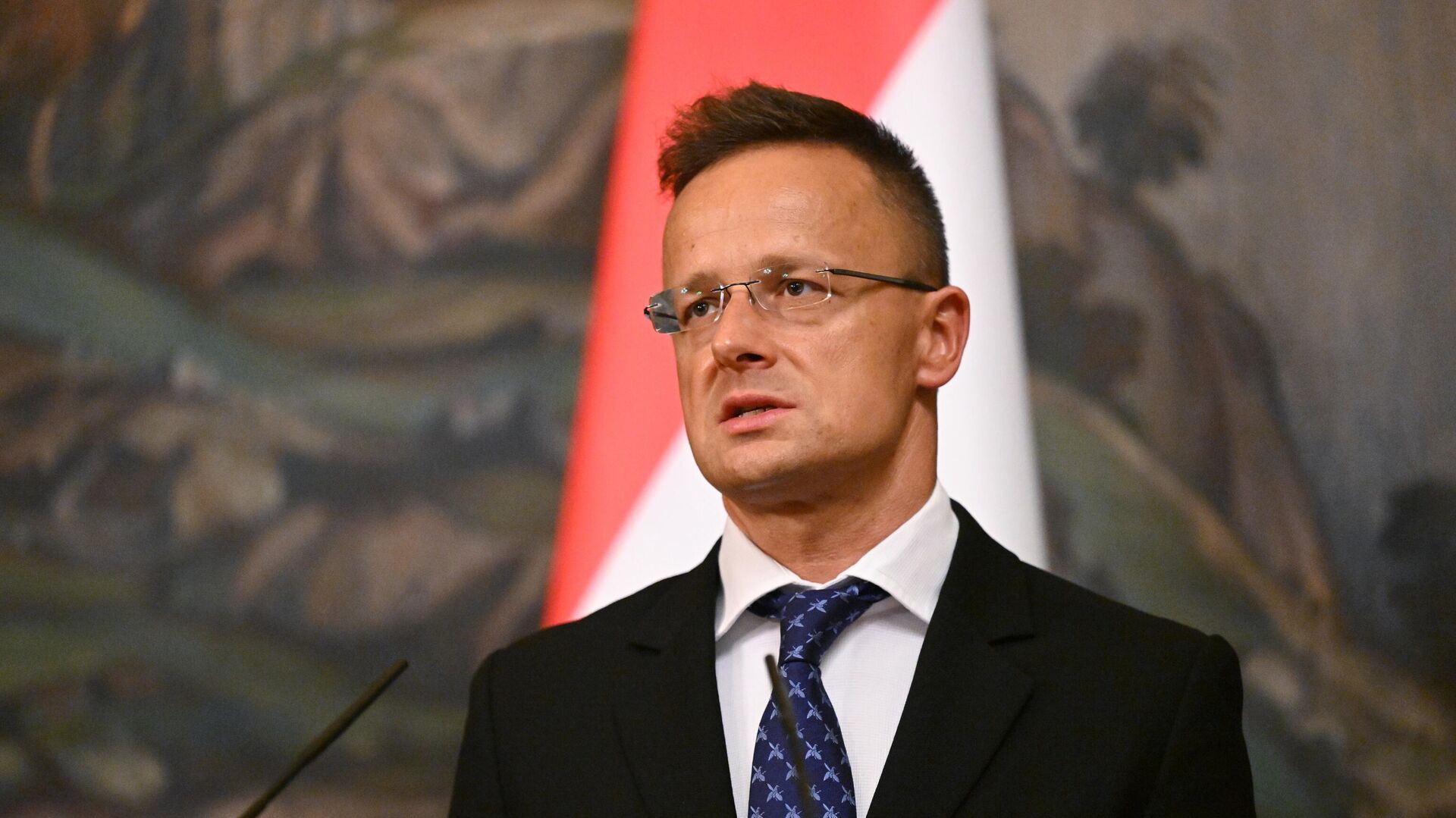 МИД Венгрии назвал ситуацию на фронте критической для Украины
