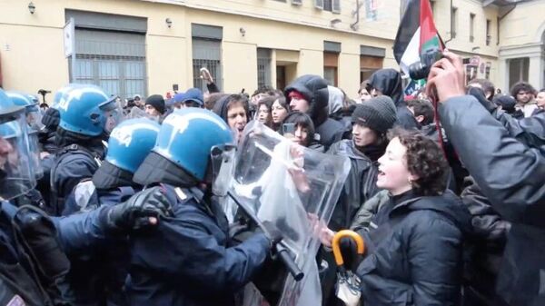 В Турине произошли столкновения на протестах в поддержку Палестины