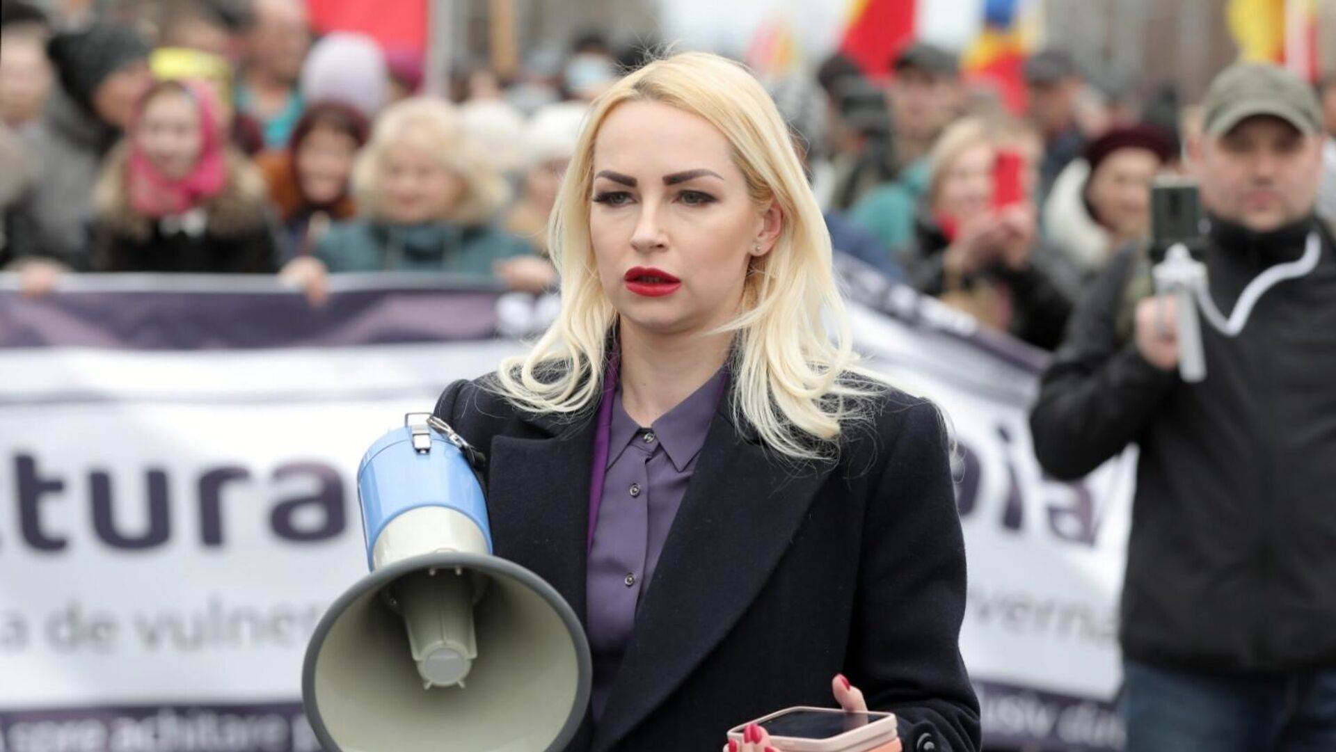 Власти не смогут закрыть рот жителям Молдавии, заявила Таубер