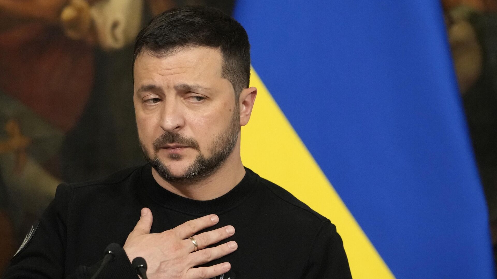 Зеленский пообещал 18-летним украинцам выгодные контракты в ВСУ