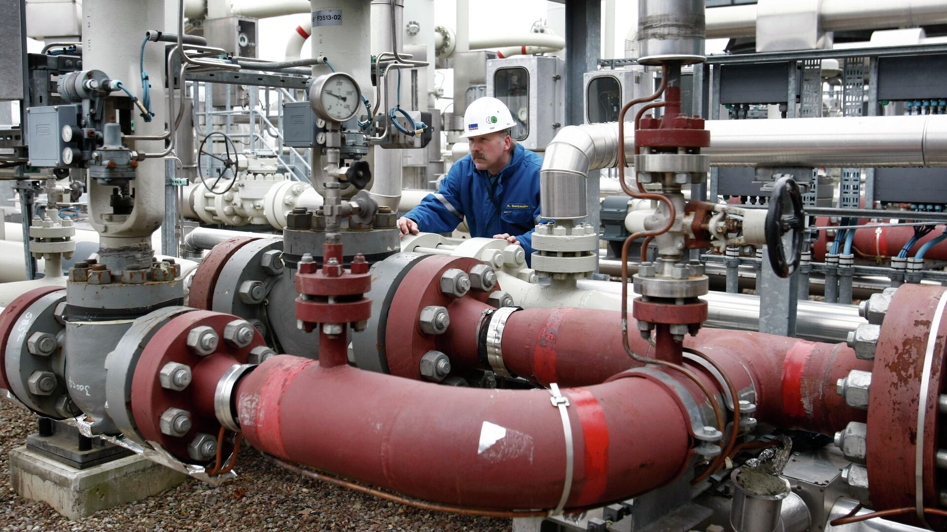 Суд обязал Wintershall приостановить разбирательства против России