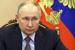 Путин поручил решить проблему с зарплатами учителей