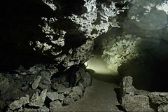 Группа туристов оказалась заперта в пещере из-за сильного дождя