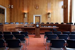 В Сенате США призвали Палату представителей принять проект помощи Украине