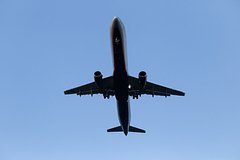 Самолет с россиянами дважды подряд менял курс из-за больных пассажиров