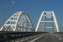 Движение по Крымскому мосту возобновили