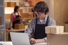 Корпорация МСП назвала Wildberries лидером по жалобам продавцов на маркетплейсах