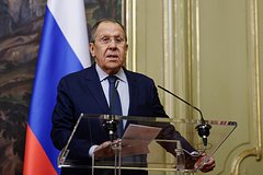 Лавров оценил переход БРИКС на торговлю в национальных валютах