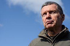 Телеведущий призвал изъять дома уехавшей из России интеллигенции