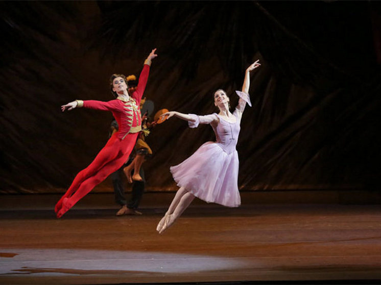 «Щелкунчик» стал не только балетом: Калкин в роли принца, хип-хоп-баттл от Барышникова