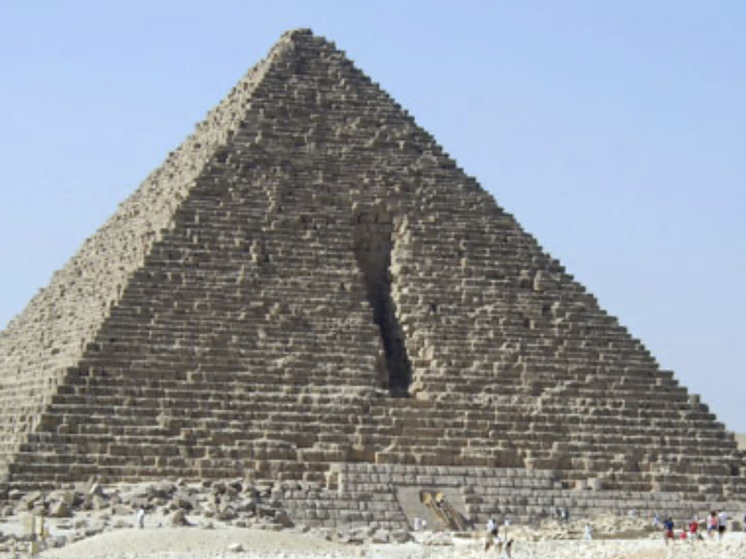 Египтолог отреагировал на отмену реставрации третьей пирамиды Гизы