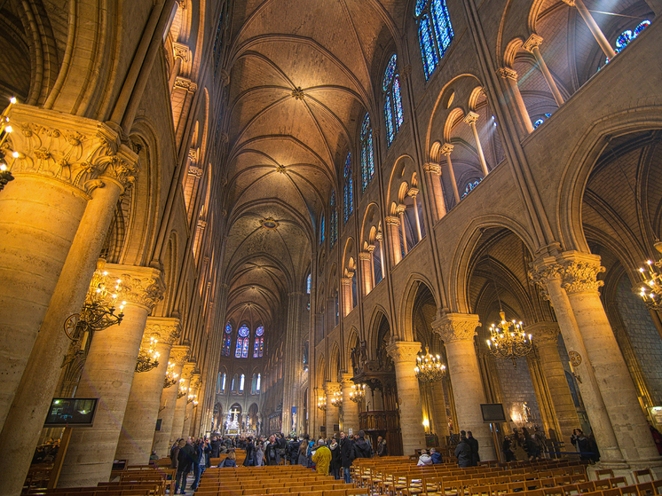 «Чудо»:  спасенные из собора Парижской Богоматери сокровища выставлены на публику