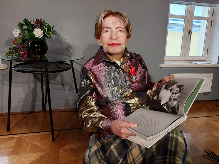 Зоя Богуславская накануне своего 100-летия открыла выставку «Всегда Зоя. Выставочный роман»