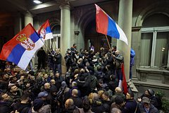Песков указал на попытки спровоцировать беспорядки в Сербии из-за рубежа