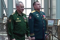Шойгу вручил медаль командовавшему взятием Авдеевки генерал-полковнику