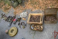 Росгвардия нашла схрон с боеприпасами у гаражей сельхозтехники в ДНР