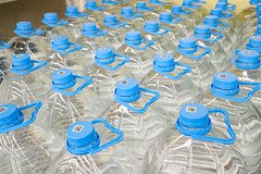 Жители Орска бросились раскупать питьевую воду