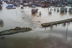 В МЧС России заявили о готовности начать ликвидацию последствий паводка в Орске
