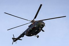 В России вертолет Ми-8 совершил аварийную посадку на косе реки
