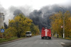 На объекте ТЭК в Смоленской области начался пожар после атаки дрона ВСУ