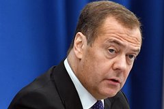 Медведев предрек катастрофу в случае отправки Западом войск на Украину