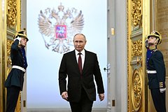 Путин принял смотр Президентского полка