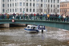 Раскрыты детали аварии с утонувшим в реке Мойке в Петербурге автобусом