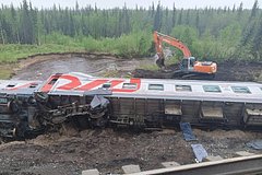 Стало известно о состоянии пострадавших после схода вагонов поезда в Коми
