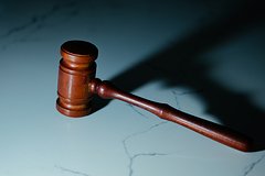 Осужденный за коррупцию экс-генерал захотел отправиться на СВО