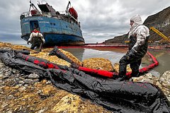 Путин дал поручение после катастрофы с танкерами в Керченском проливе
