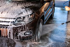 Россияне осудили предложившего пенсионерам подрабатывать на автомойке депутата