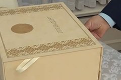 Путин показал подаренные Лукашенко шоколадки